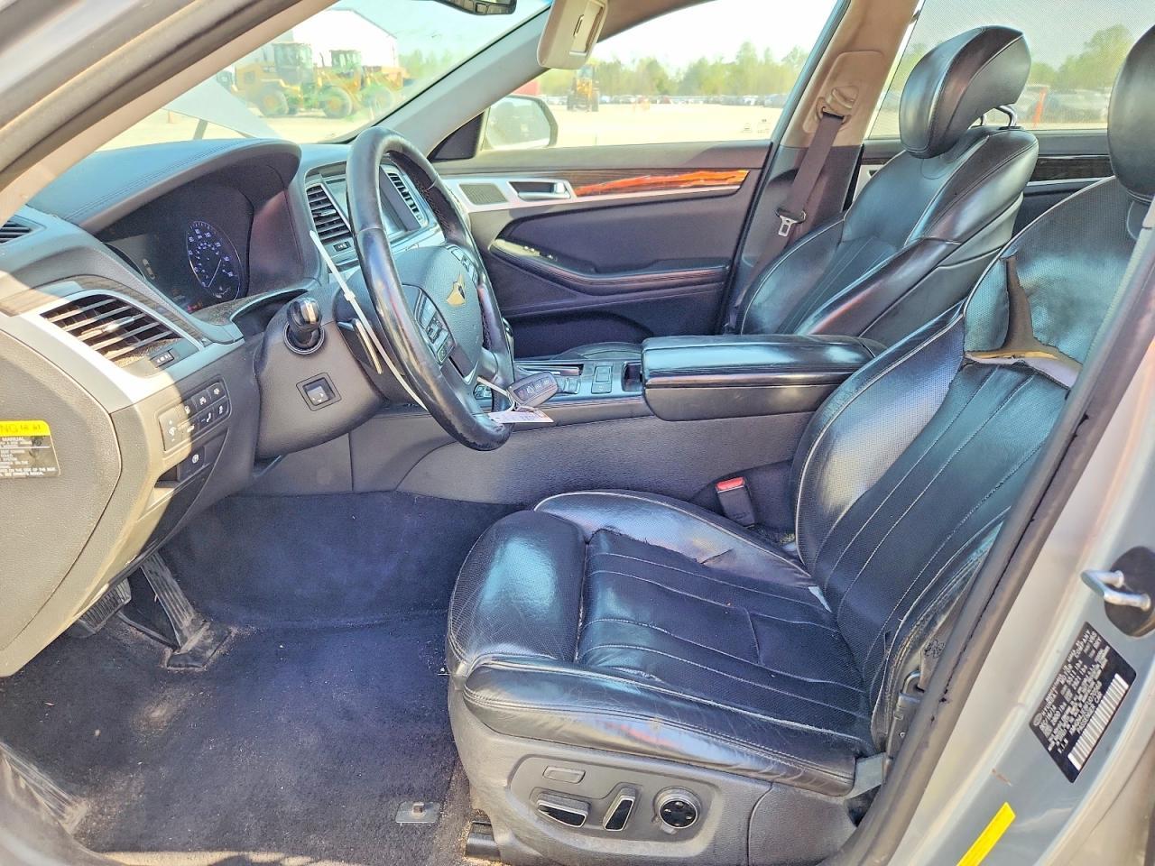 2015 Hyundai Genesis 3.8L - Фото 7