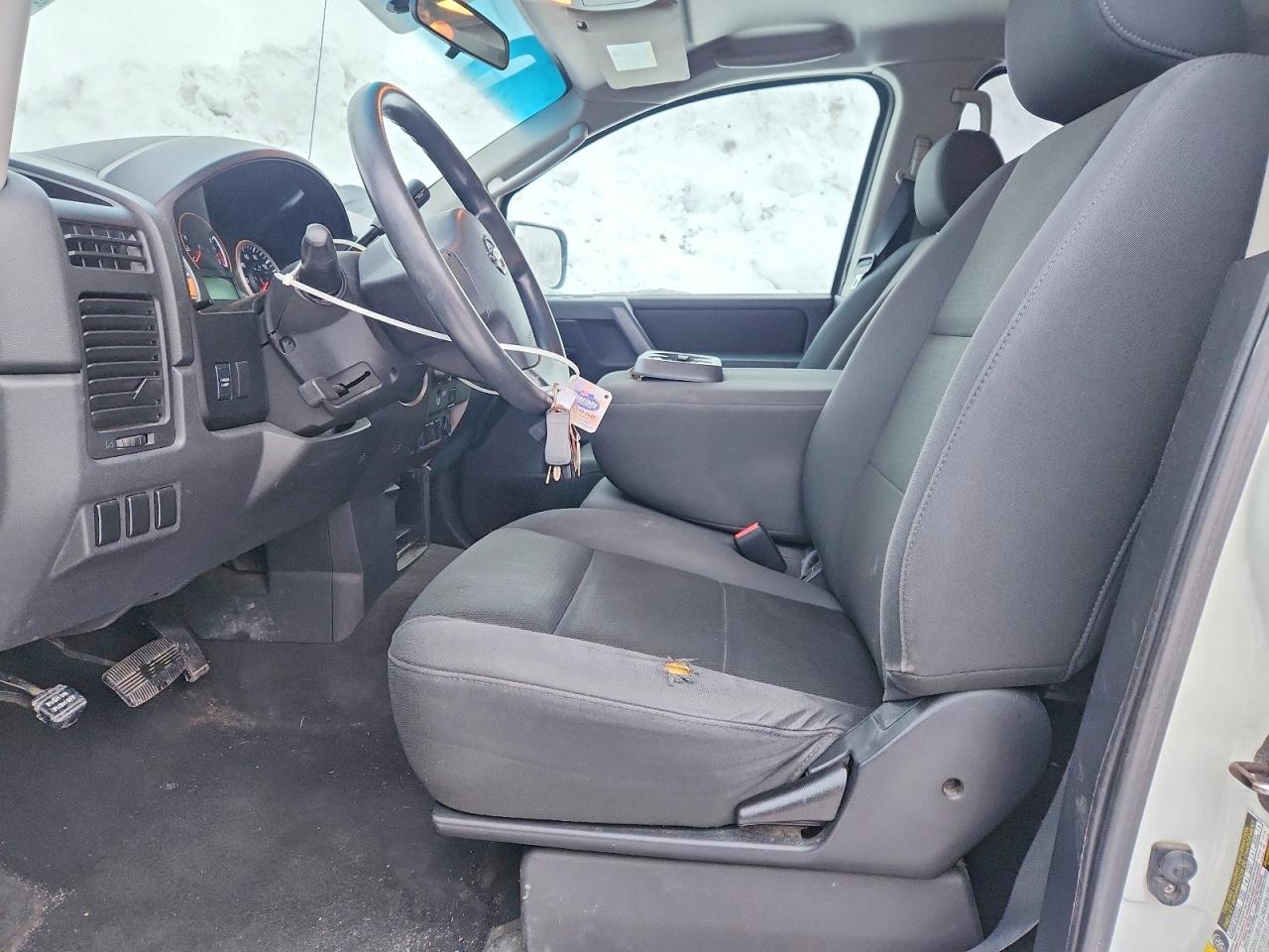 2009 Nissan Titan Xe - Image 7