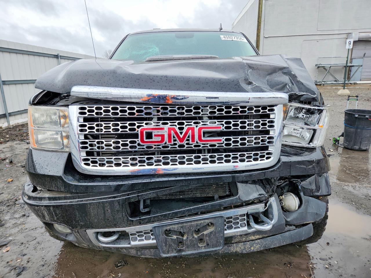 2011 GMC Sierra K2500 Denali - Image 5