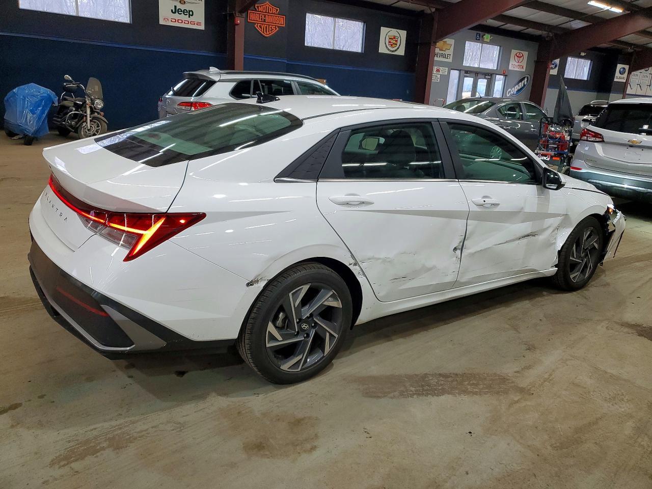 2024 Hyundai Elantra Sel - Image 3