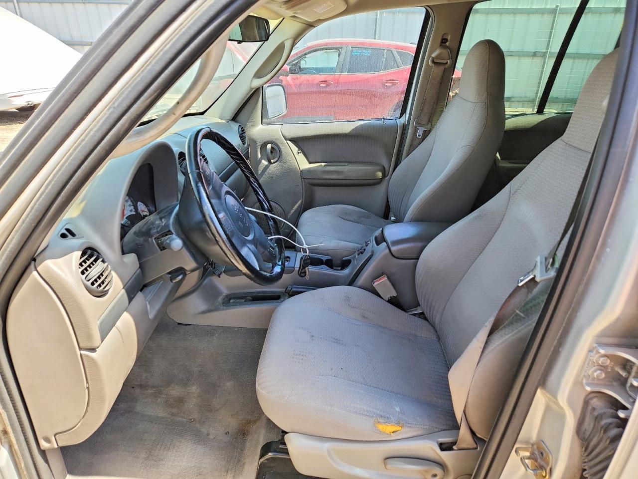 2002 Jeep Liberty Sport - Фото 7