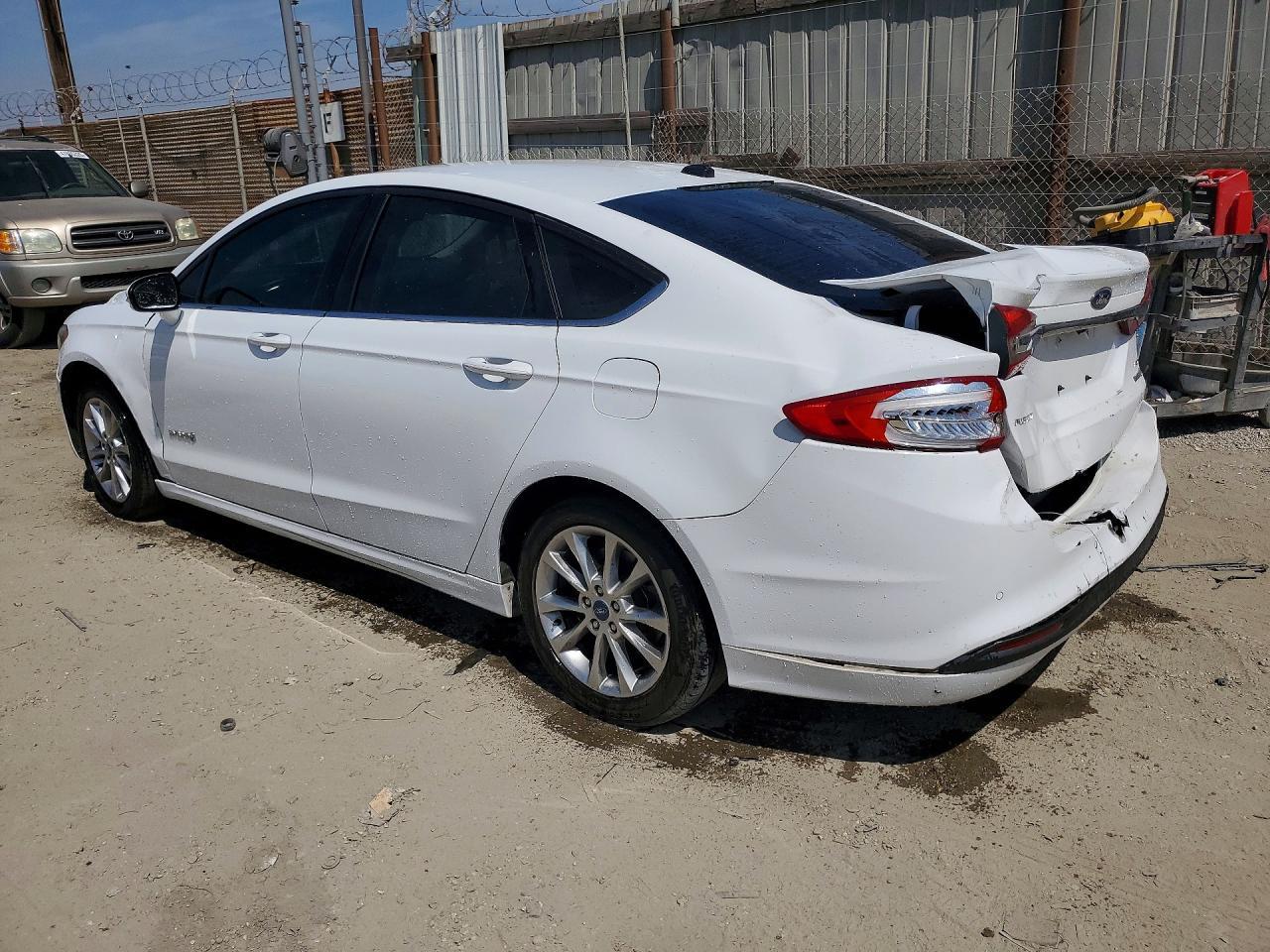 2017 Ford Fusion Se Hybrid - Фото 2