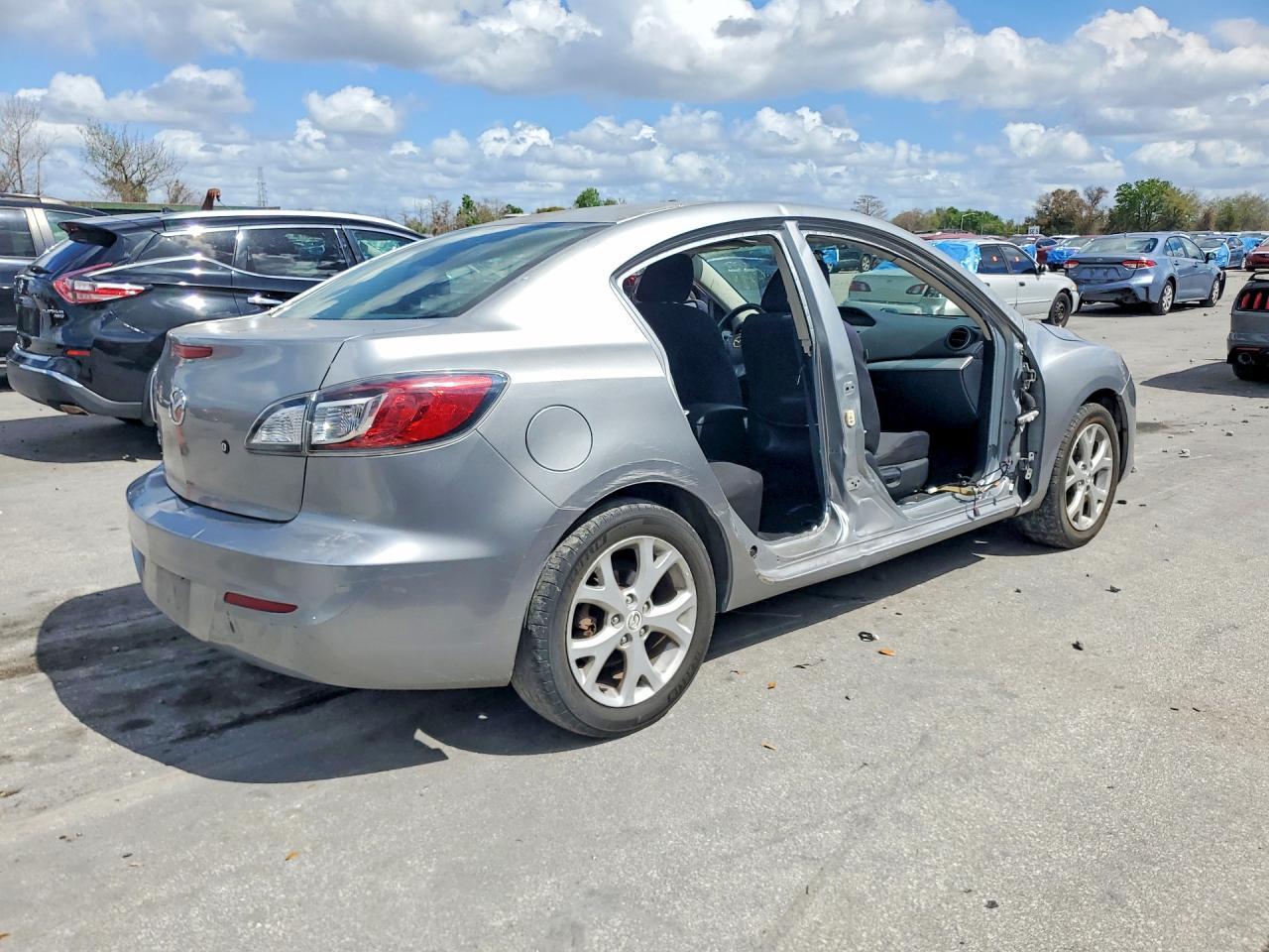 2013 Mazda Mazda 3 - Фото 3