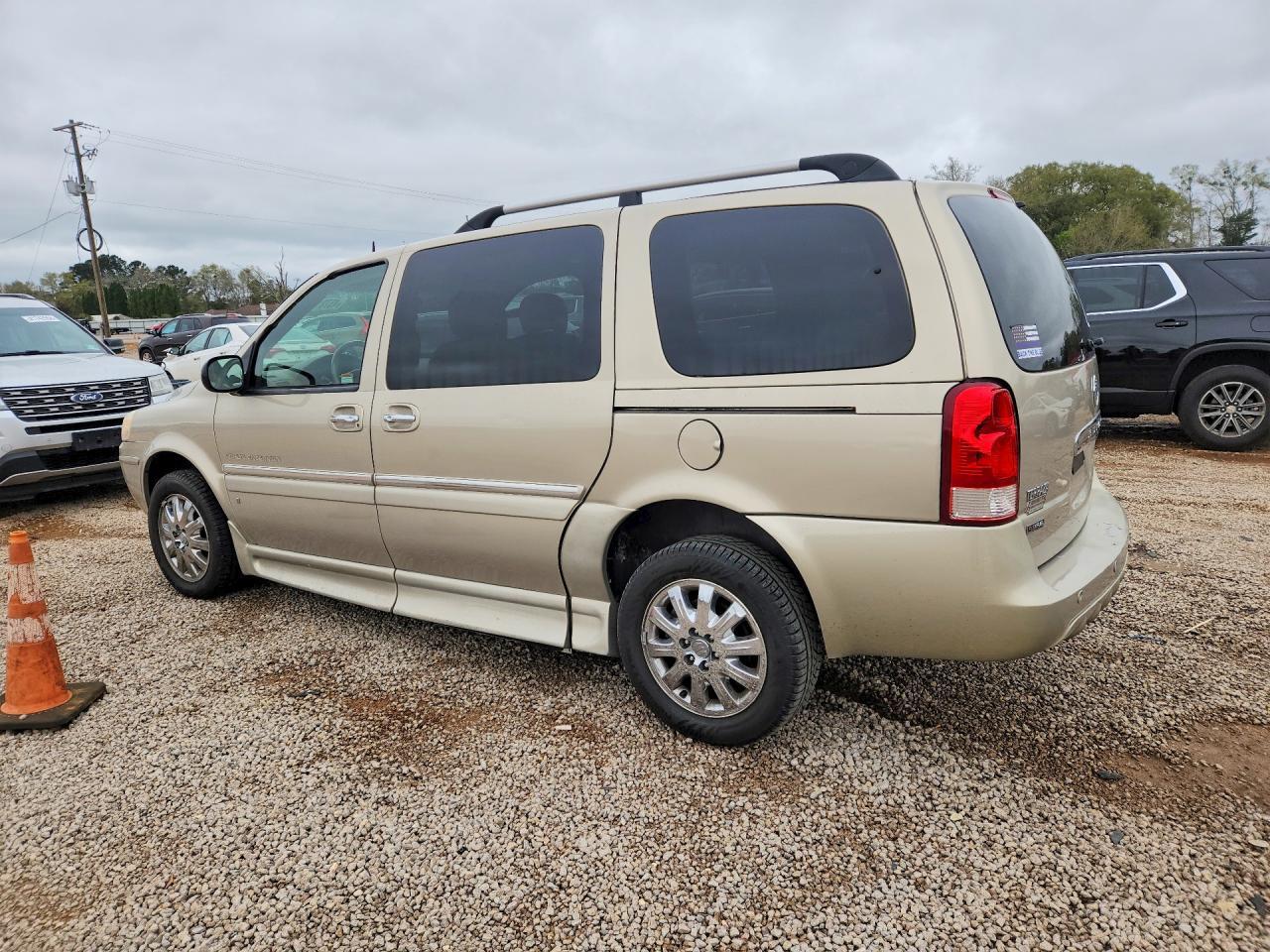 2007 Buick Terraza Incomplete - Image 2