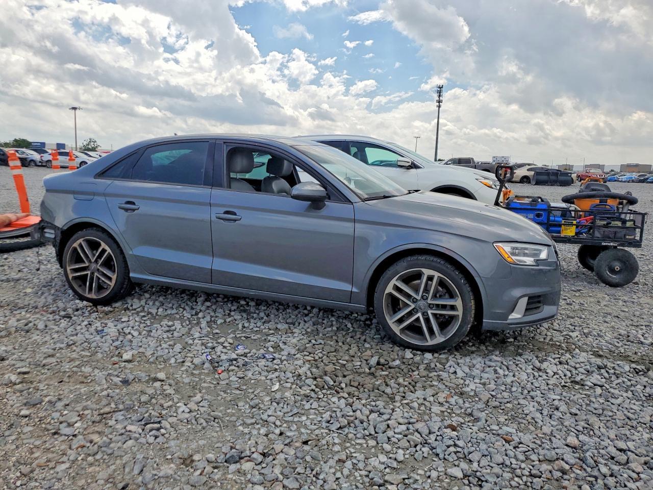 2017 Audi A3 Premium - Фото 4