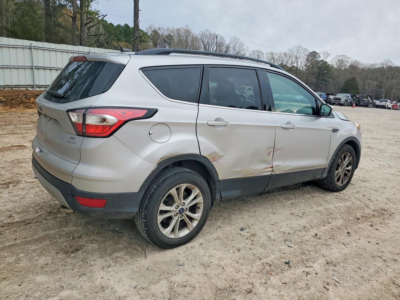 2017 Ford Escape Se - Фото 3