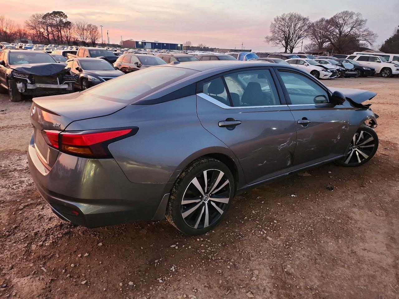 2021 Nissan Altima 2.5 Sr - Фото 3