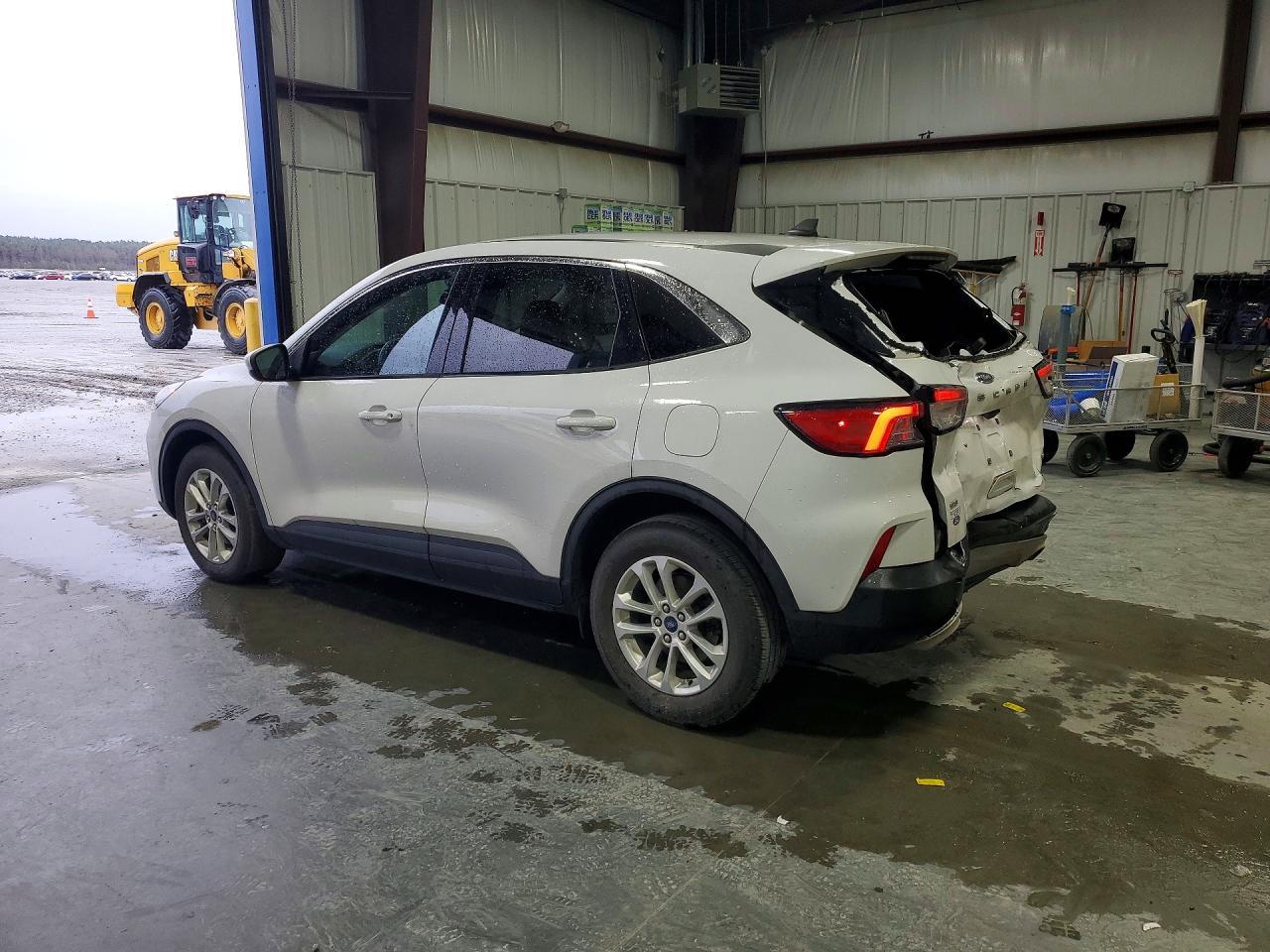 2021 Ford Escape - Фото 2