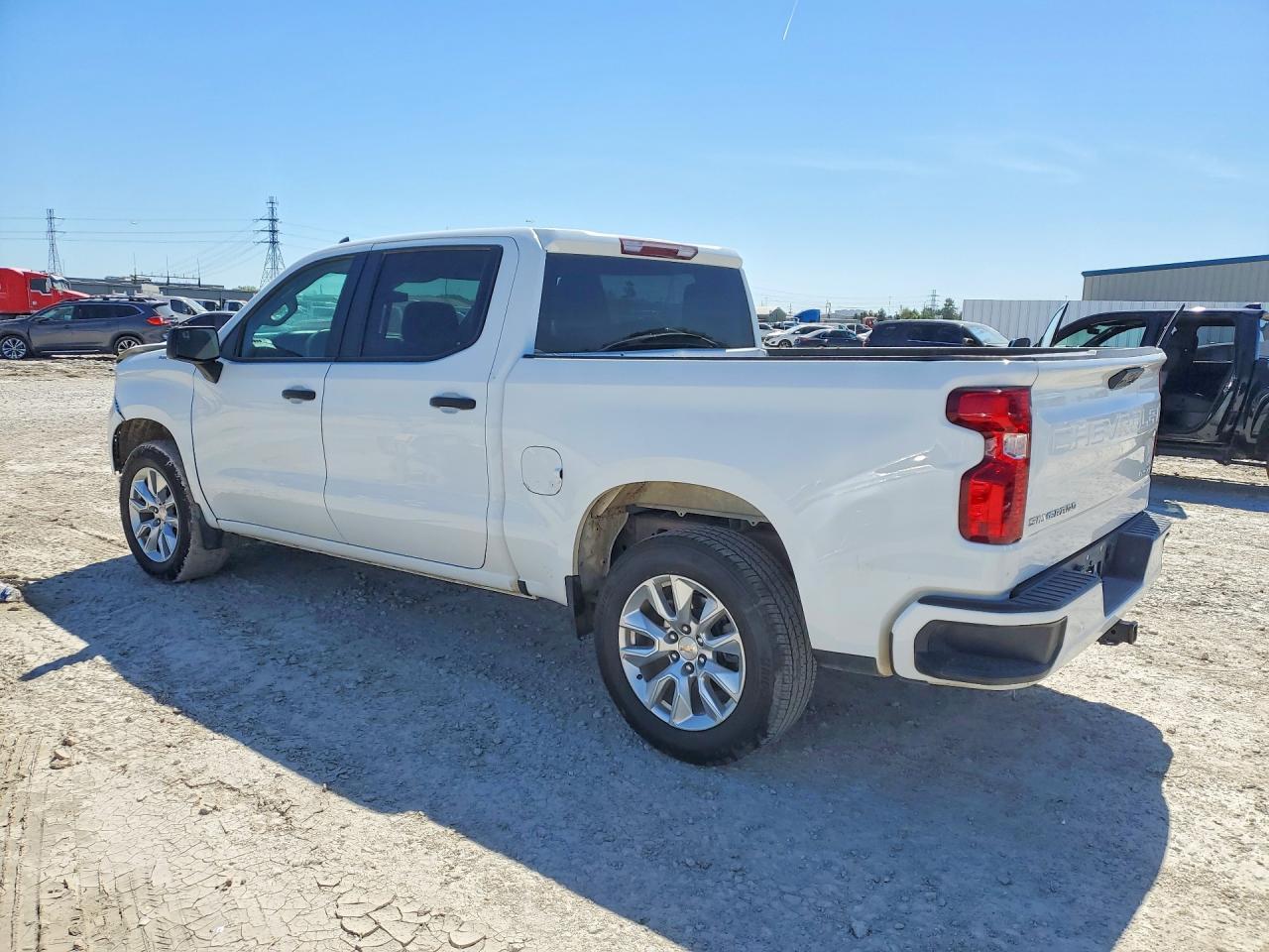 2024 Chevrolet Silverado C1500 Custom - Фото 2