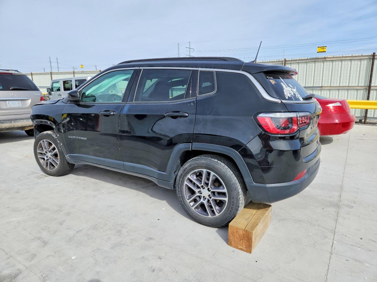 2017 Jeep Compass Latitude - Фото 2