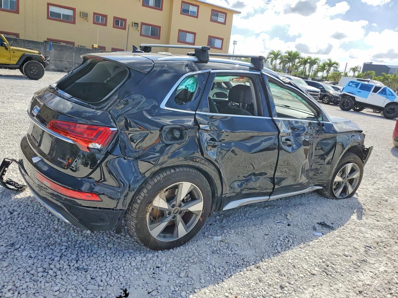 2023 Audi Q5 Premium 40 - Image 3
