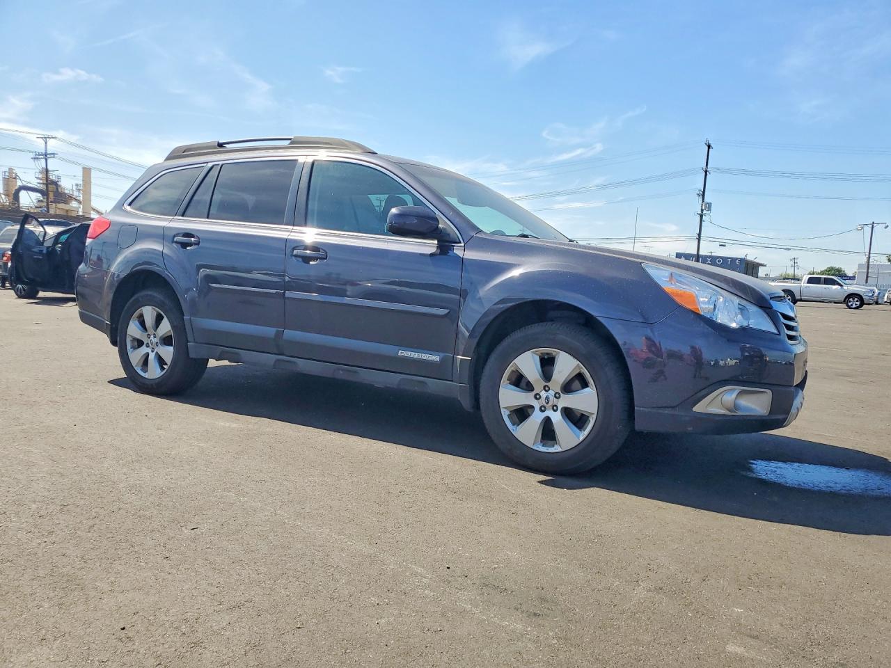 2012 Subaru Outback 2.5I Limited - Image 4
