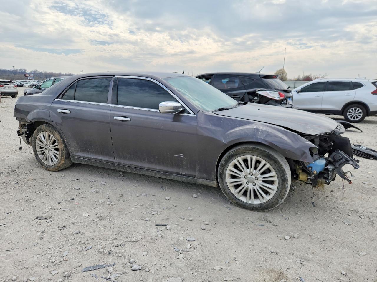 2014 Chrysler 300C - Image 4