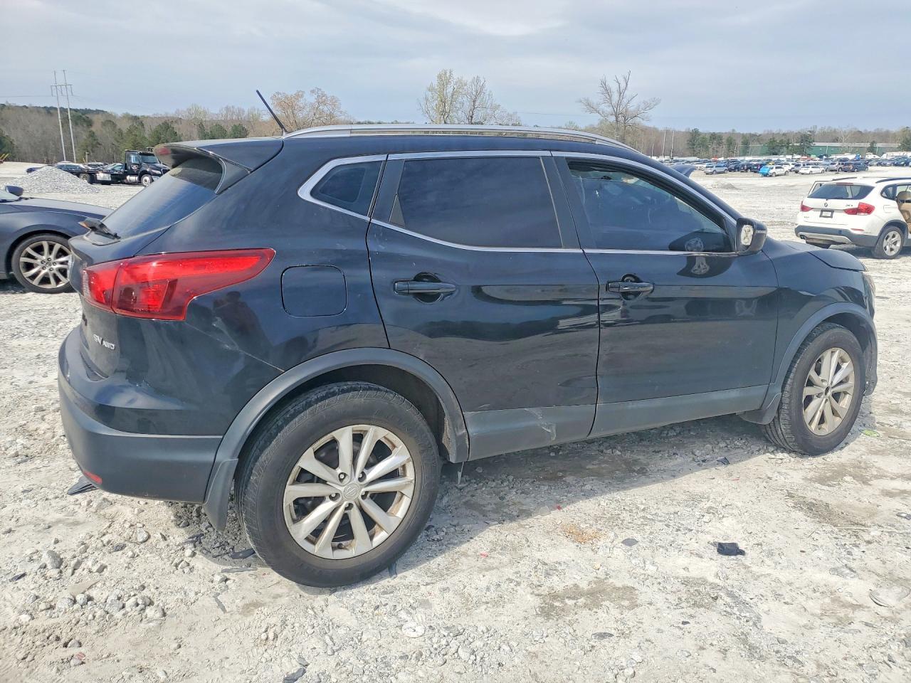 2017 Nissan Rogue Sport Sv - Image 3