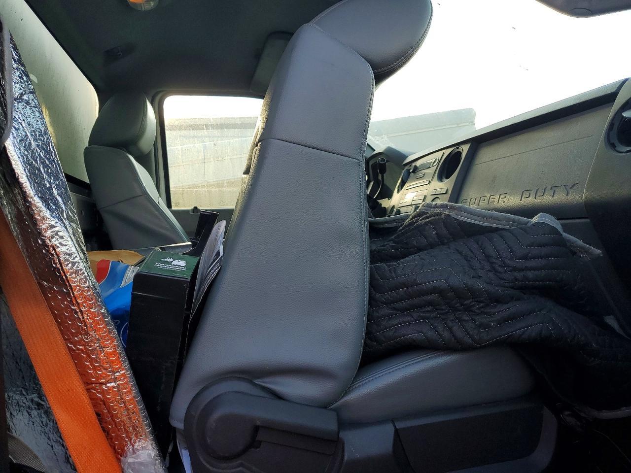 2015 Ford F750 Super Duty Box Truck - Фото 6