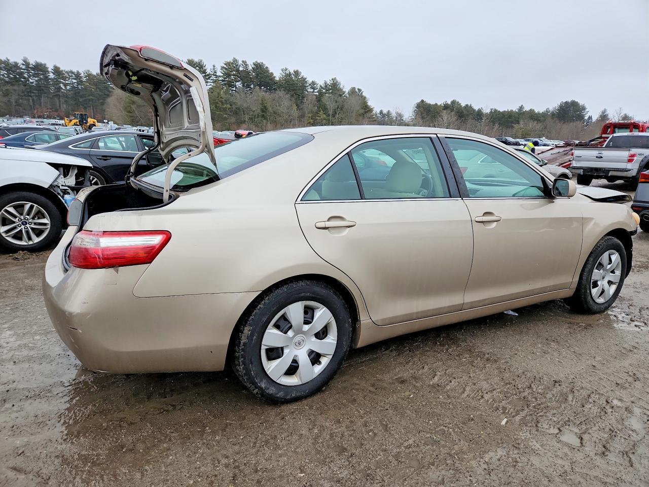 2008 Toyota Camry Le - Image 3