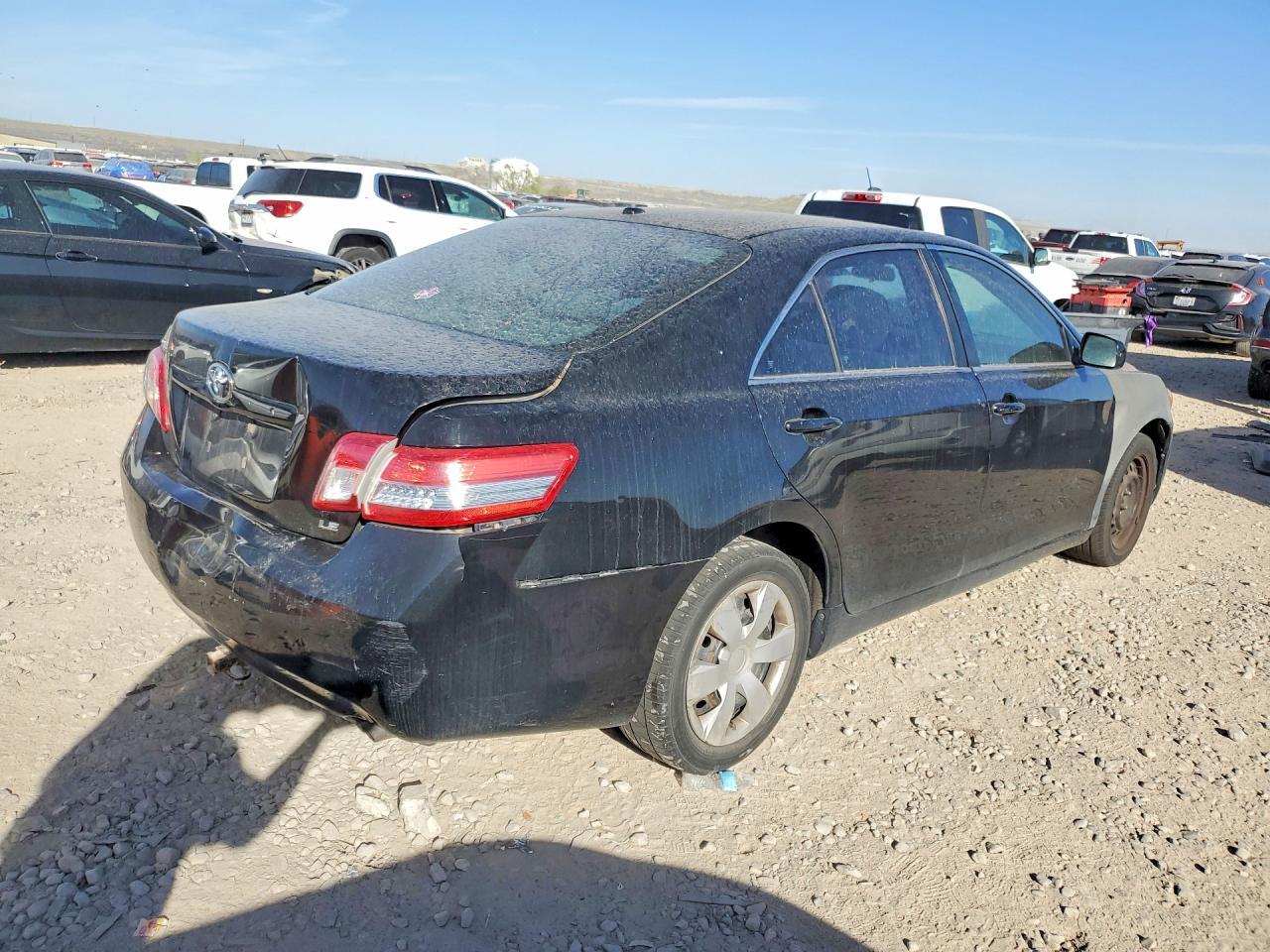 2011 Toyota Camry Le - Image 3