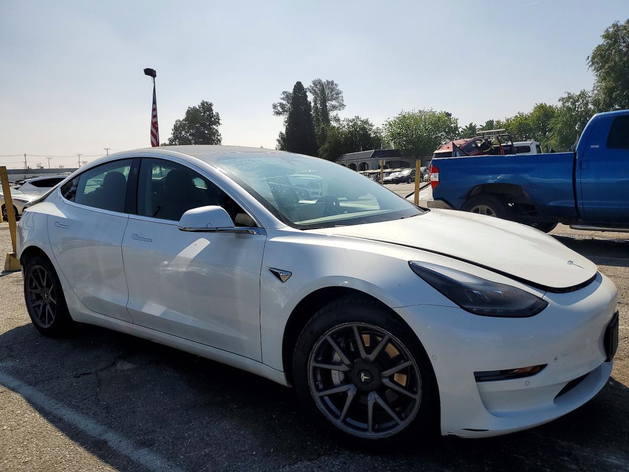 2020 Tesla Model 3 - Фото 4