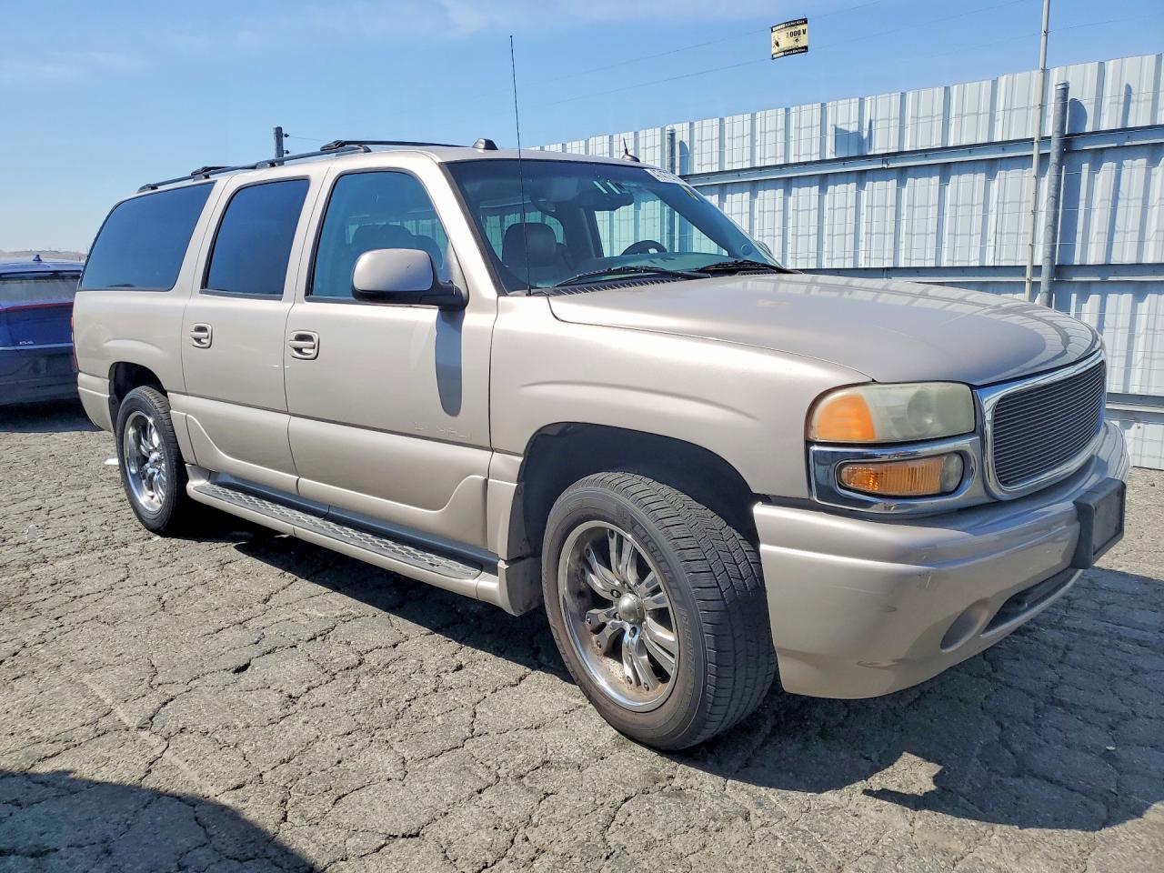2005 GMC Yukon Xl Denali - Image 4