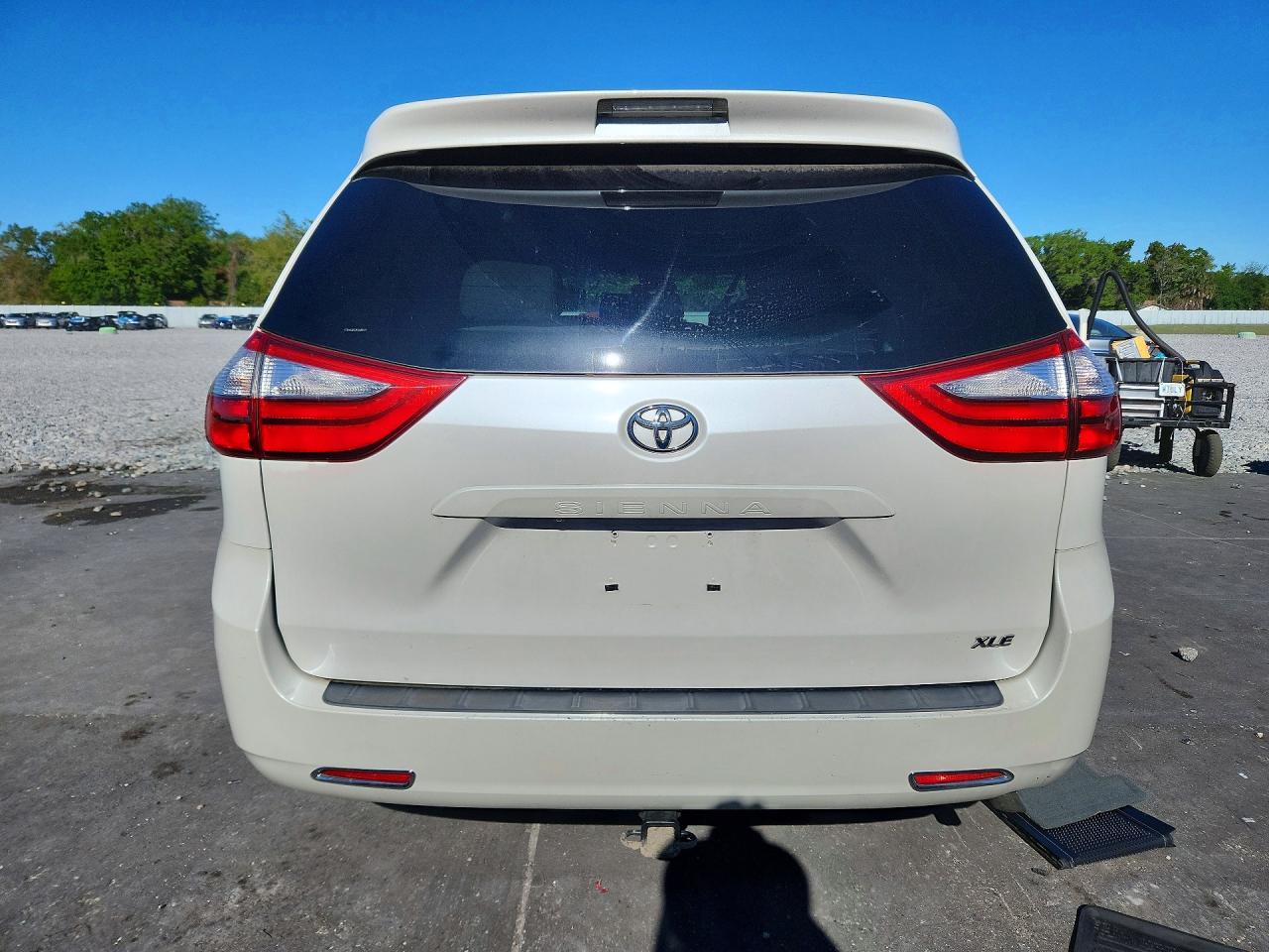 2015 Toyota Sienna Xle 8-Passenger - Фото 6