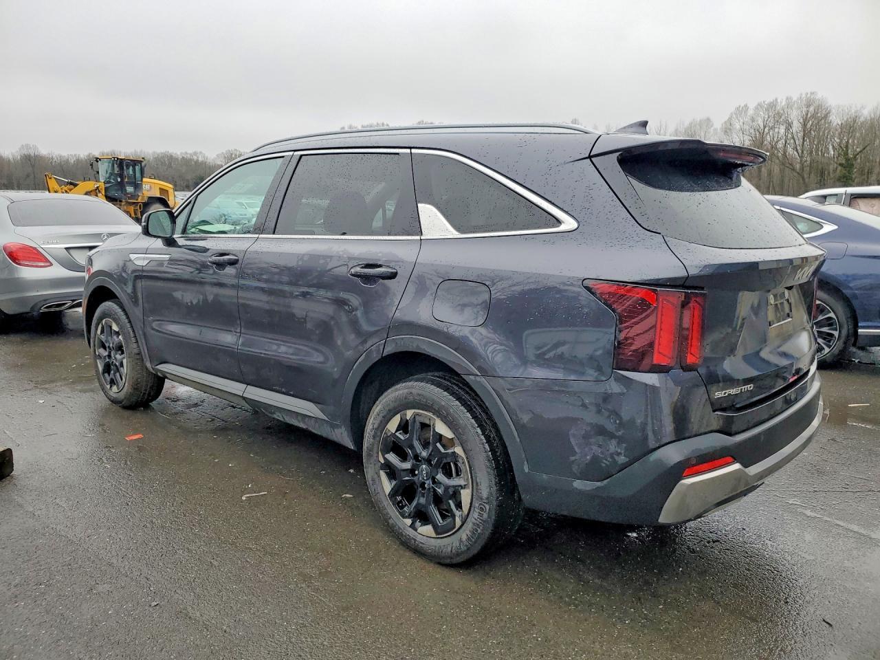 2025 Kia Sorento S - Фото 2