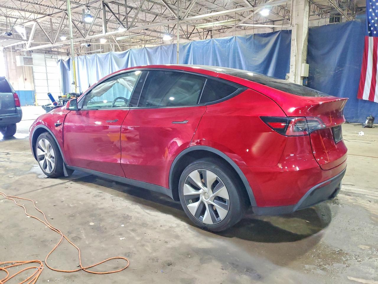 2024 Tesla Model Y - Фото 2