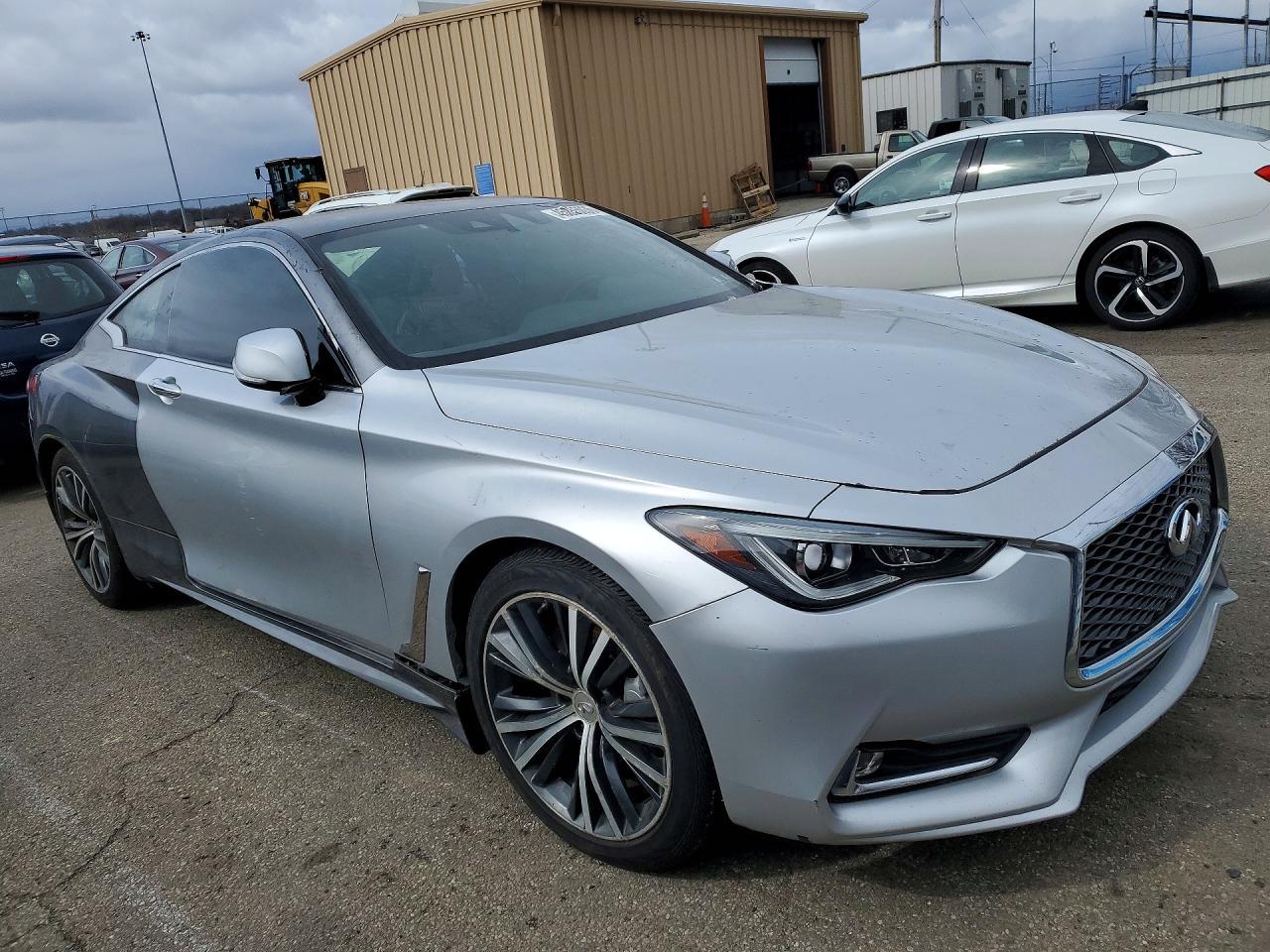 2017 Infiniti Q60 3.0T Premium - Фото 4