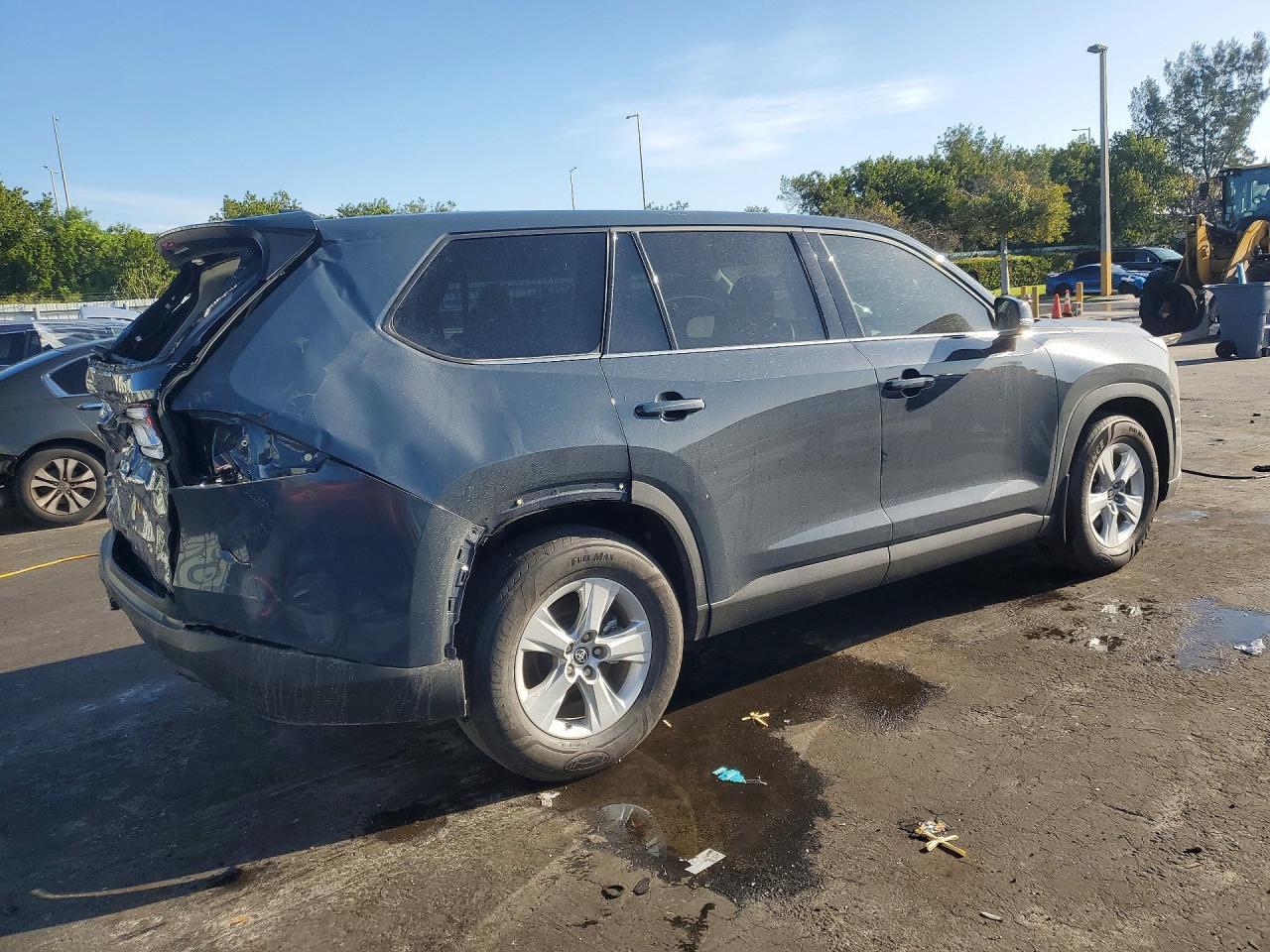 2025 Toyota Grand Highlander Le - Фото 3