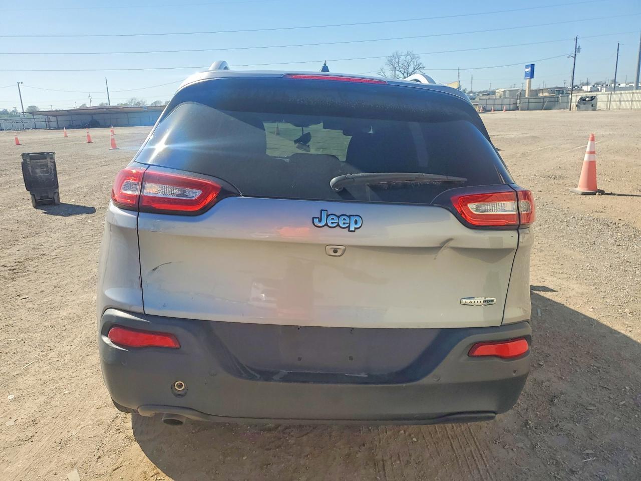 2017 Jeep Cherokee Latitude - Image 6