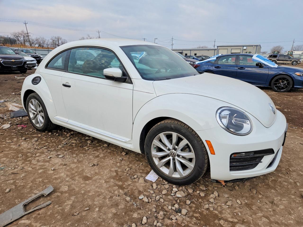 2017 Volkswagen Beetle 1.8T - Image 4