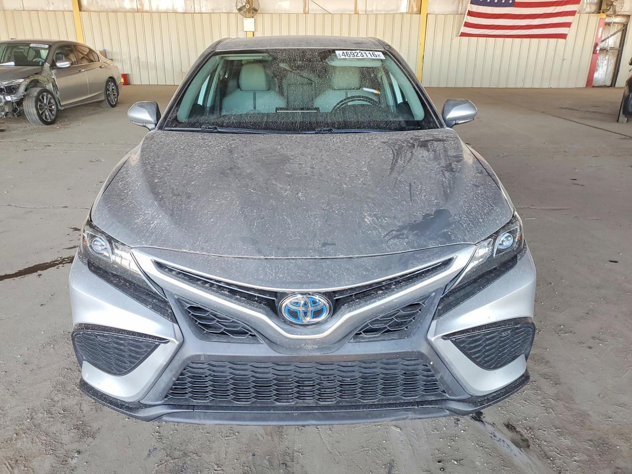 2022 Toyota Camry Hybrid Se - Фото 5