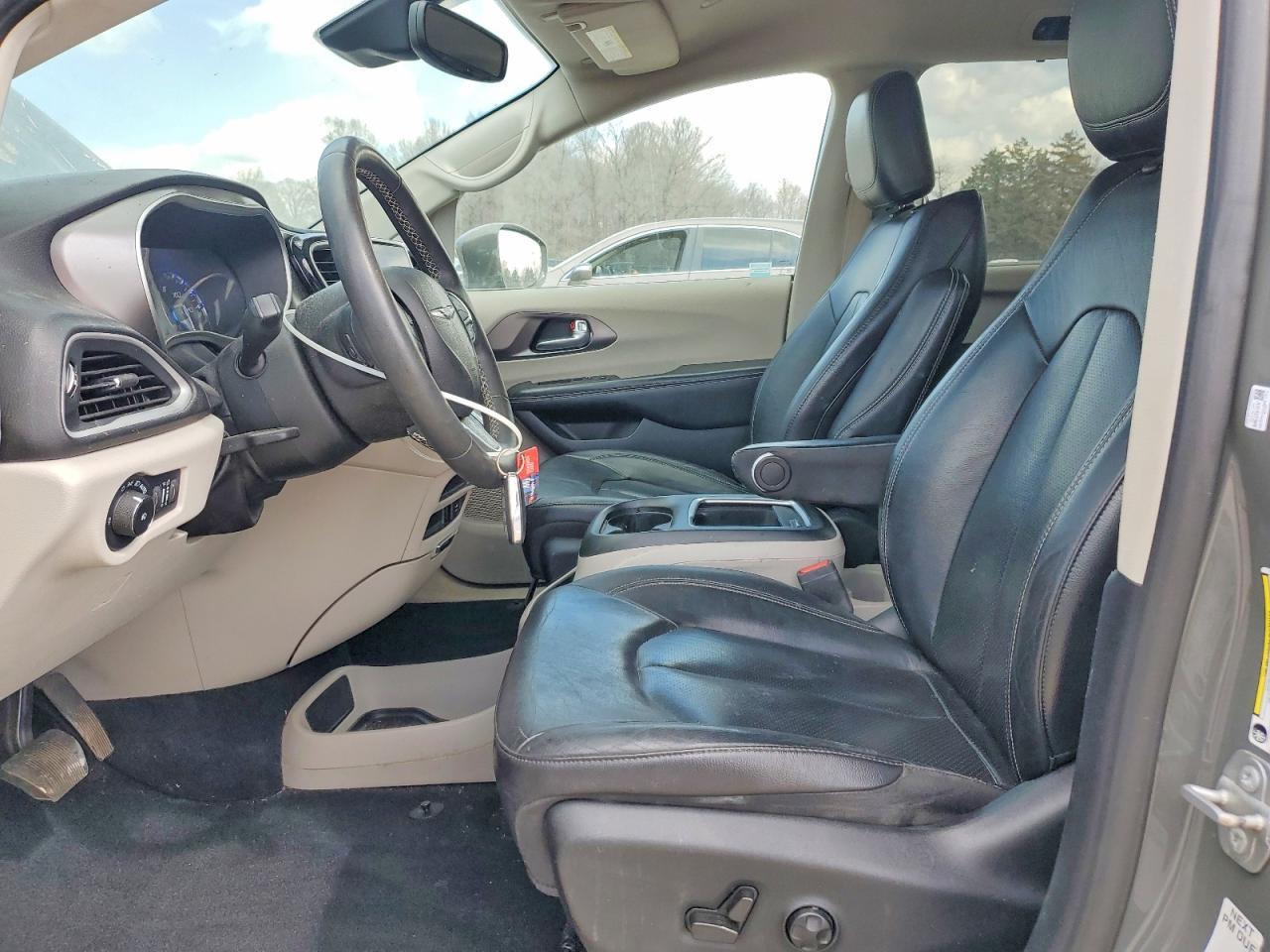 2022 Chrysler Pacifica Touring L - Фото 7