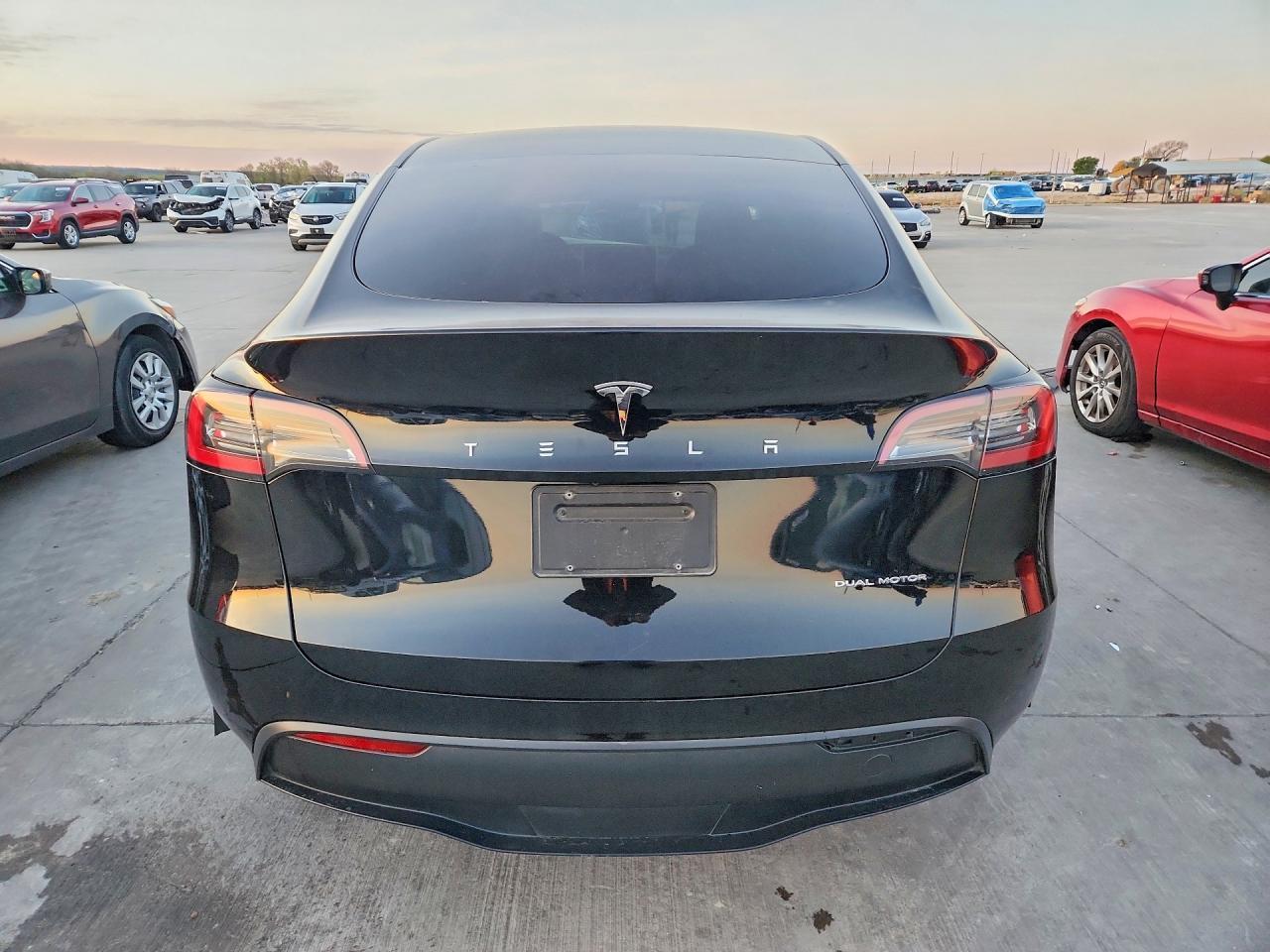 2023 Tesla Model Y - Image 6