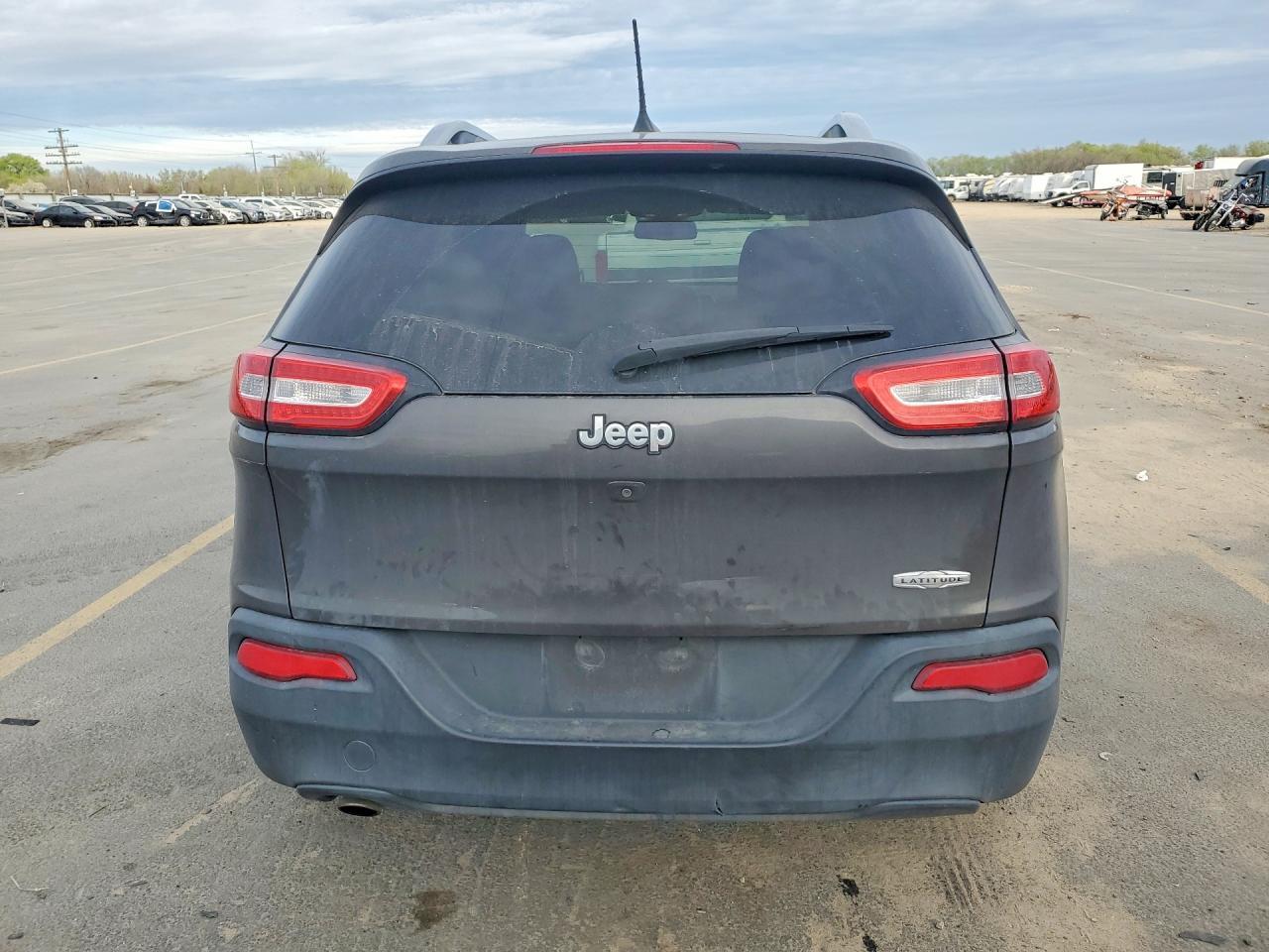2017 Jeep Cherokee Latitude - Image 6