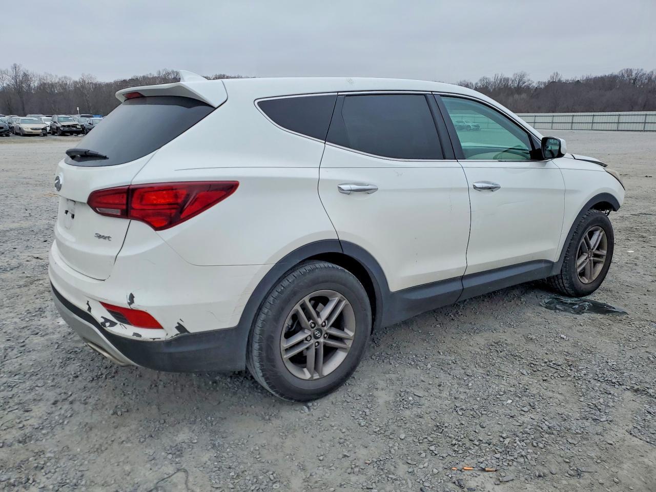 2017 Hyundai Santa Fe Sport 2.4L - Фото 3