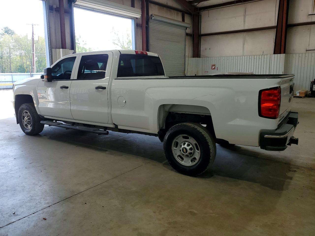 2017 Chevrolet Silverado C2500 Heavy Duty - Image 2