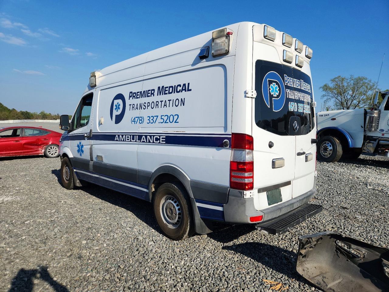 2012 Mercedes Benz Sprinter 2500 Ambulance - Фото 2