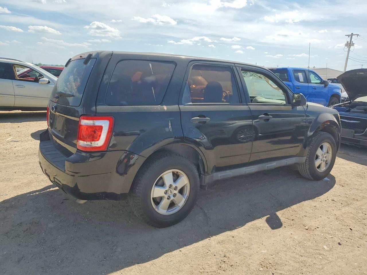 2012 Ford Escape Xls - Фото 3