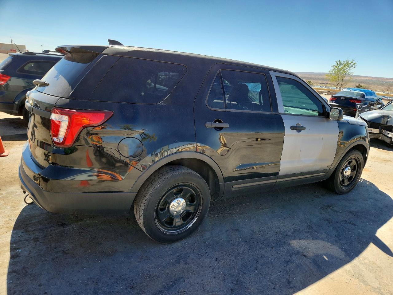 2017 Ford Explorer Police Interceptor - Фото 3