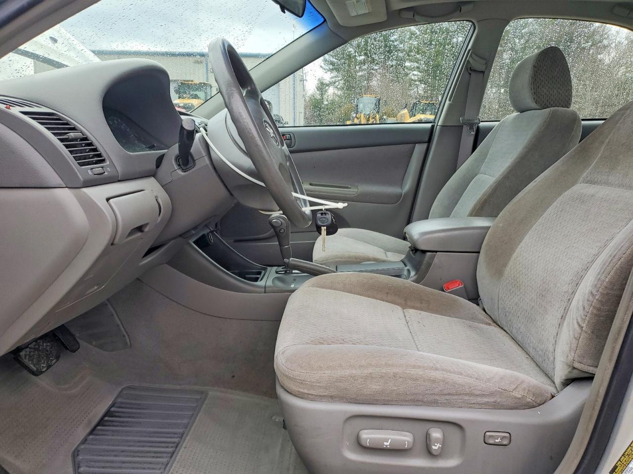 2004 Toyota Camry - Image 7