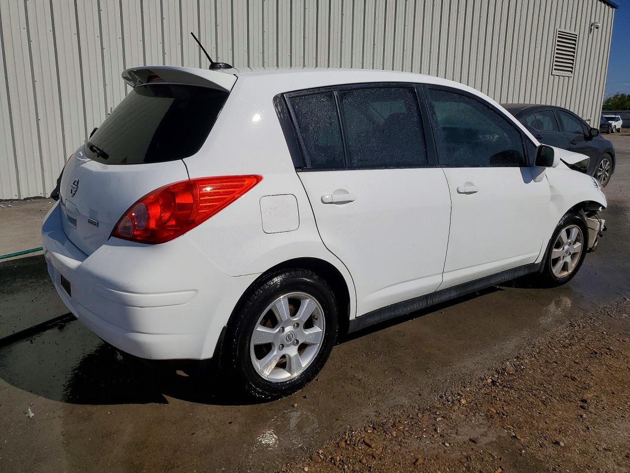 2012 Nissan Versa 1.8 S - Фото 3