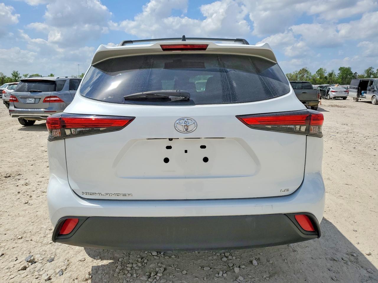 2022 Toyota Highlander Le - Фото 6