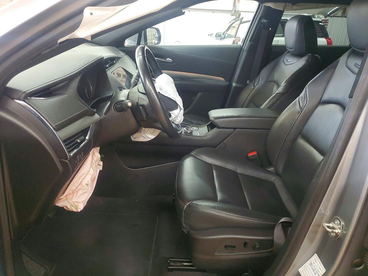 2023 Cadillac Xt4 Premium Luxury - Image 7