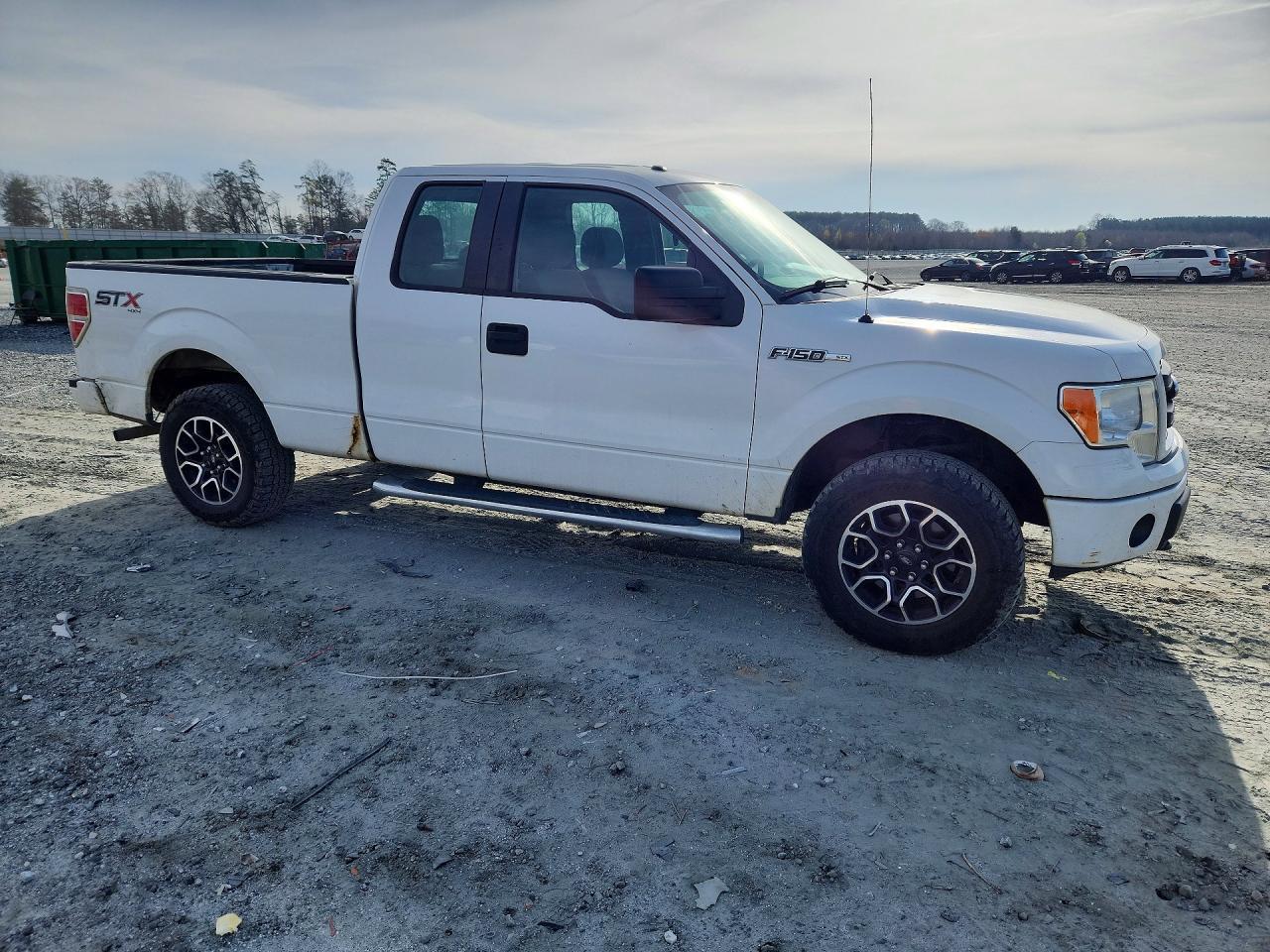 2014 Ford F150 Super Cab - Image 4