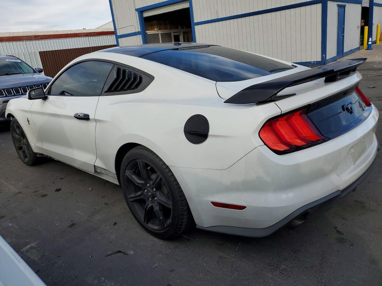 2019 Ford Mustang - Фото 2