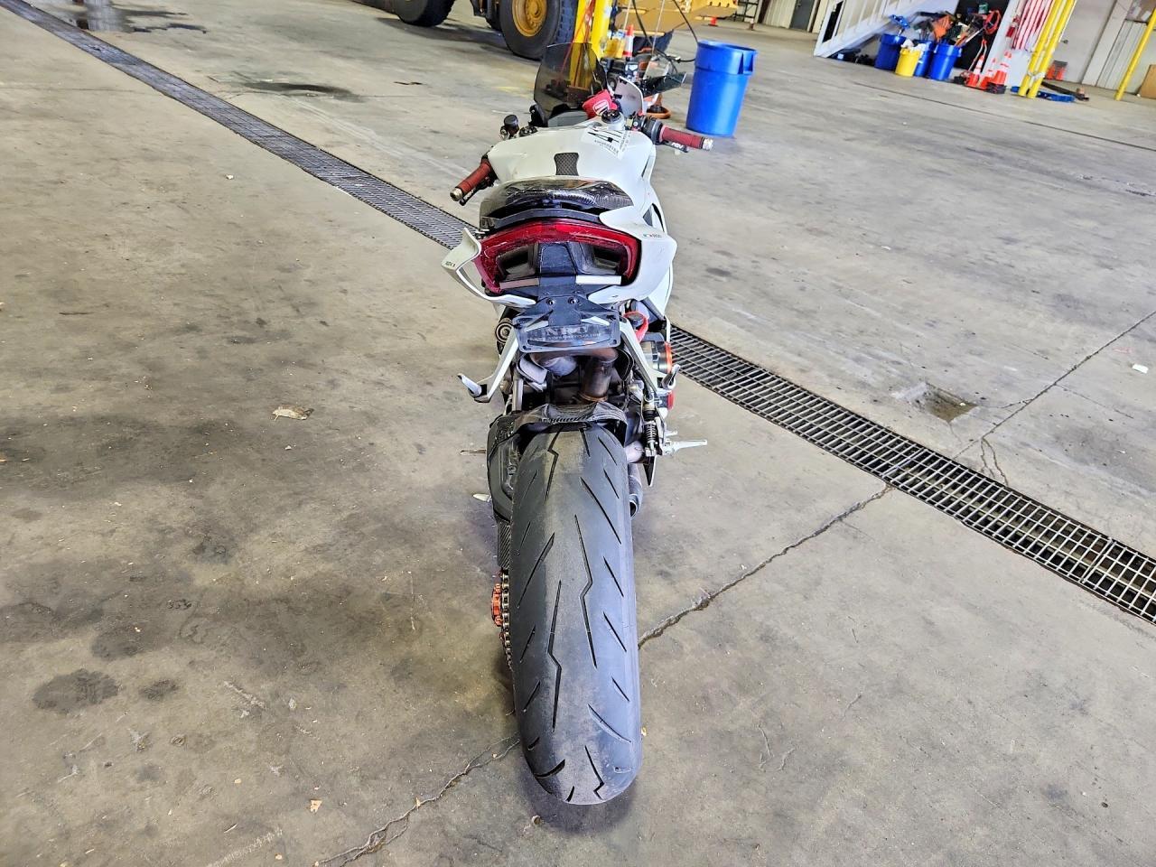 2021 Ducati Panigale V2 - Image 4