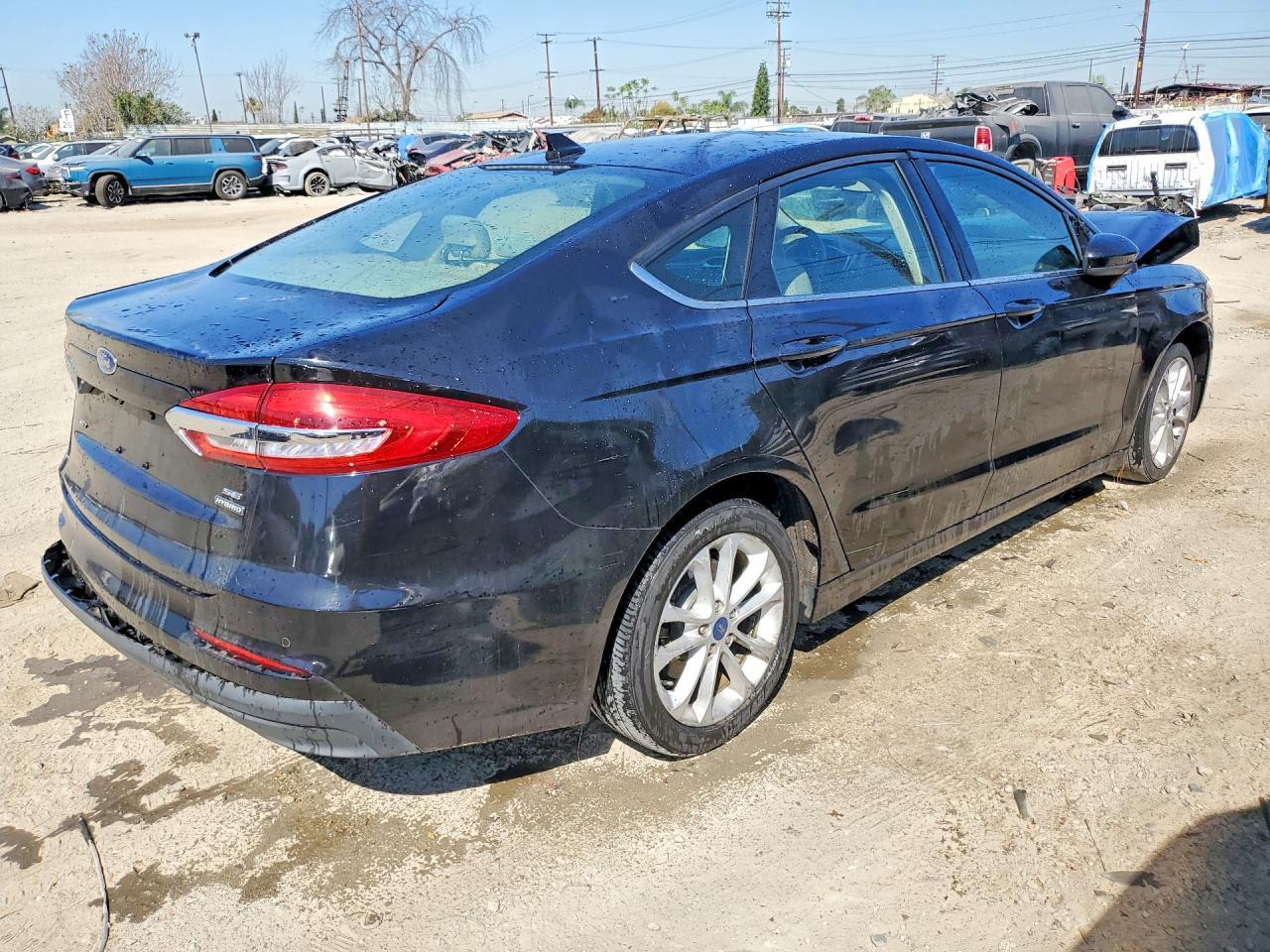 2020 Ford Fusion Se - Фото 3