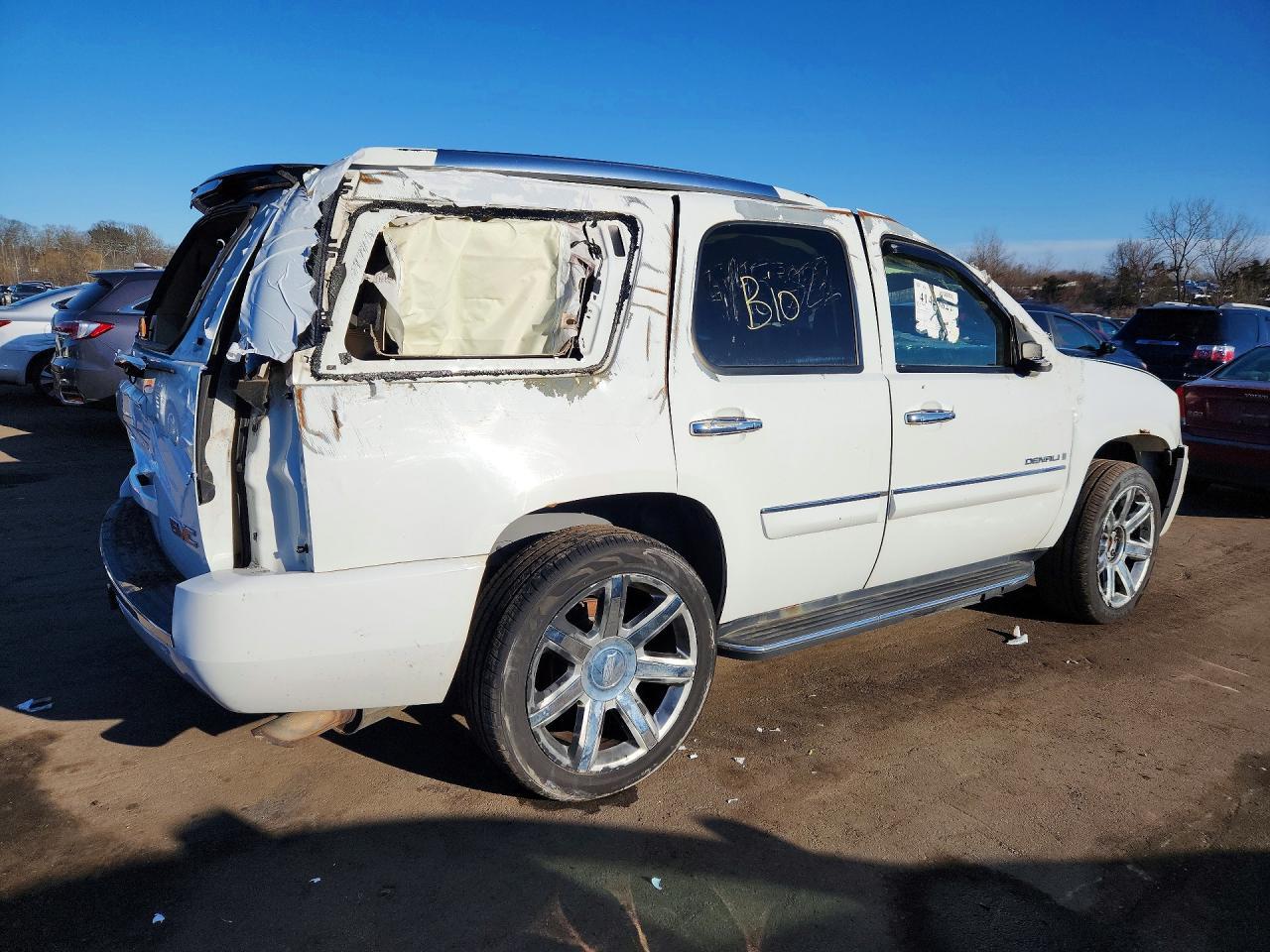 2007 GMC Yukon Denali - Image 3