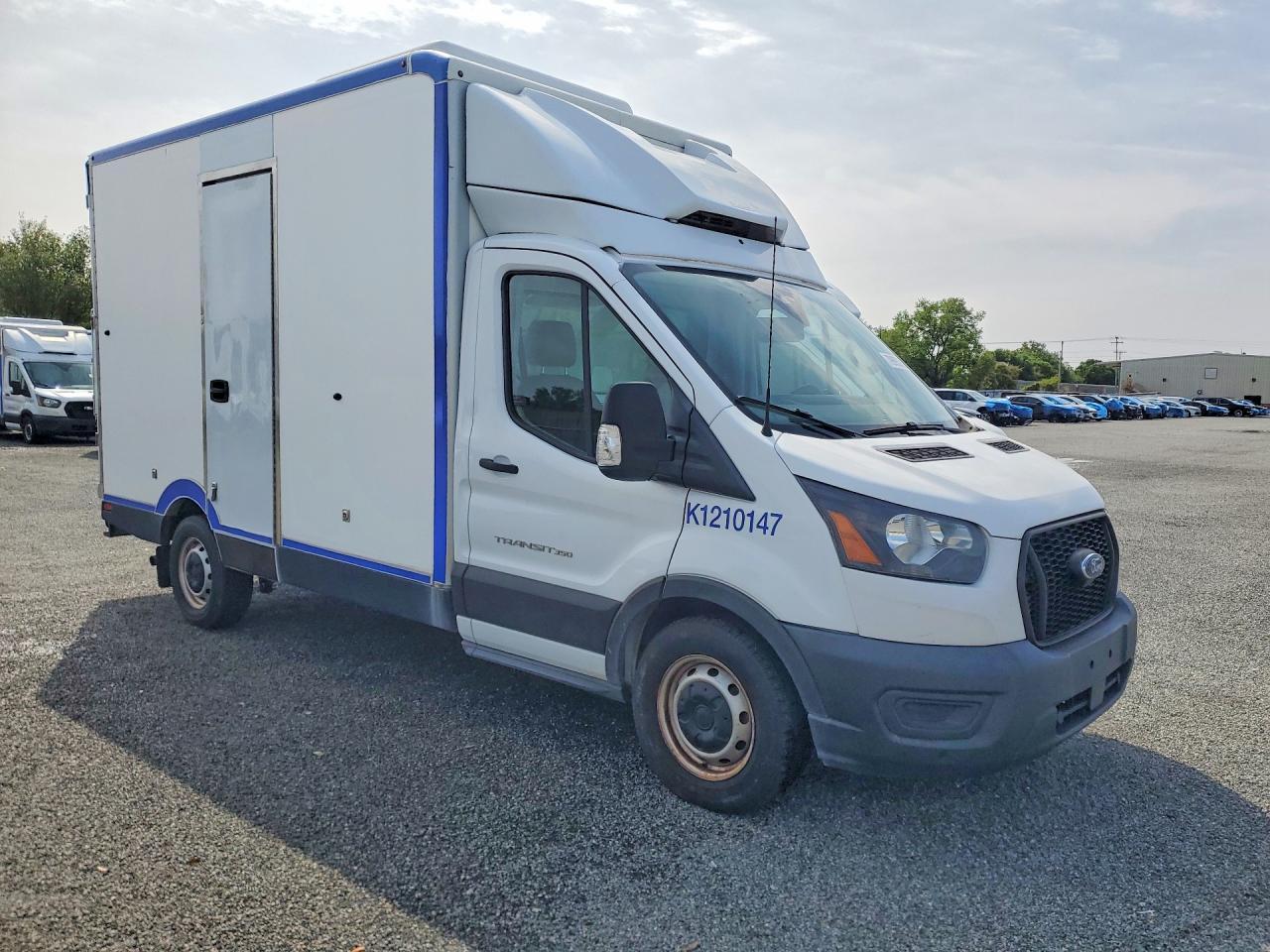 2021 Ford Transit Delivery Truck - Фото 4