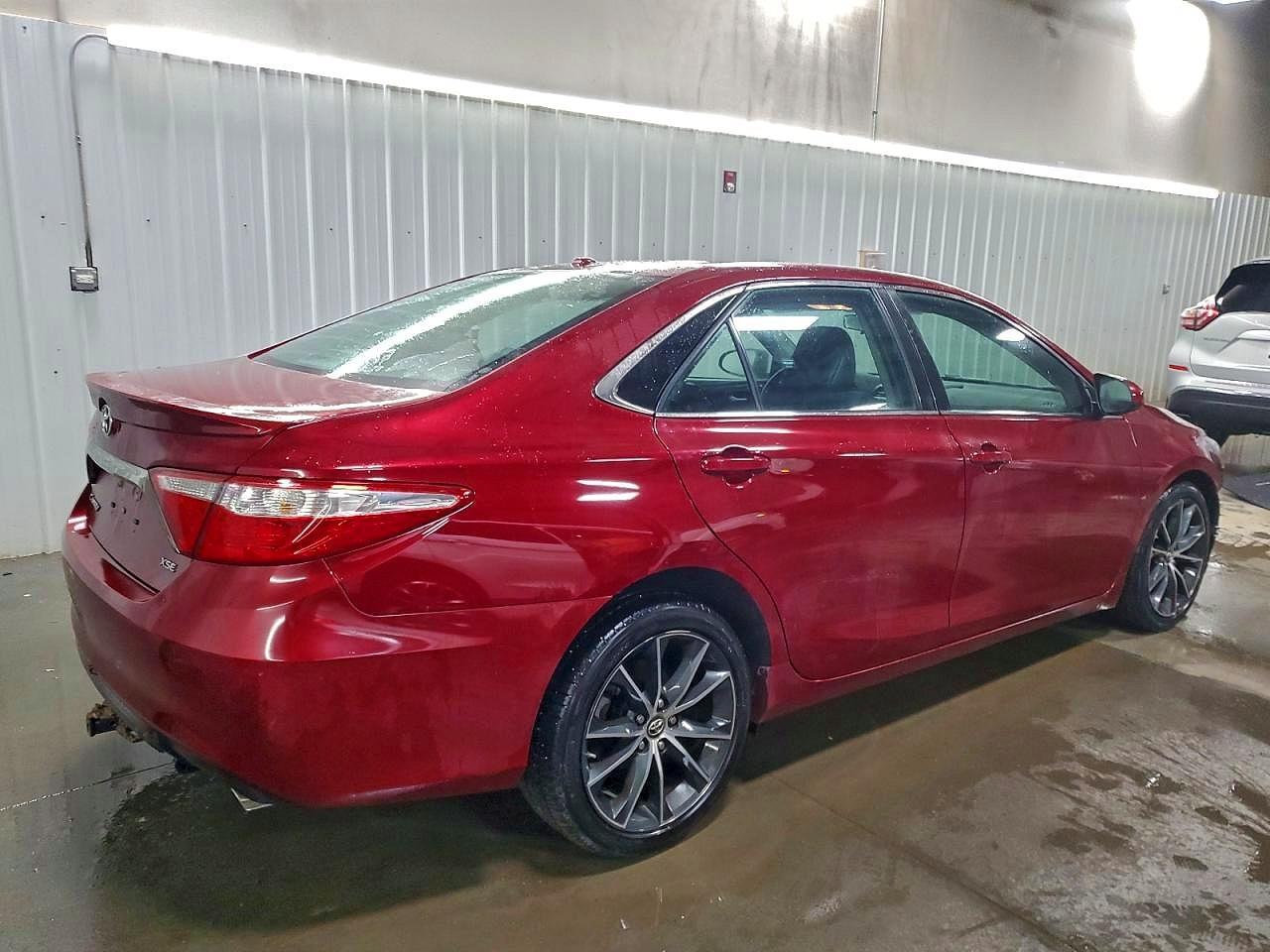 2017 Toyota Camry Xse - Image 3